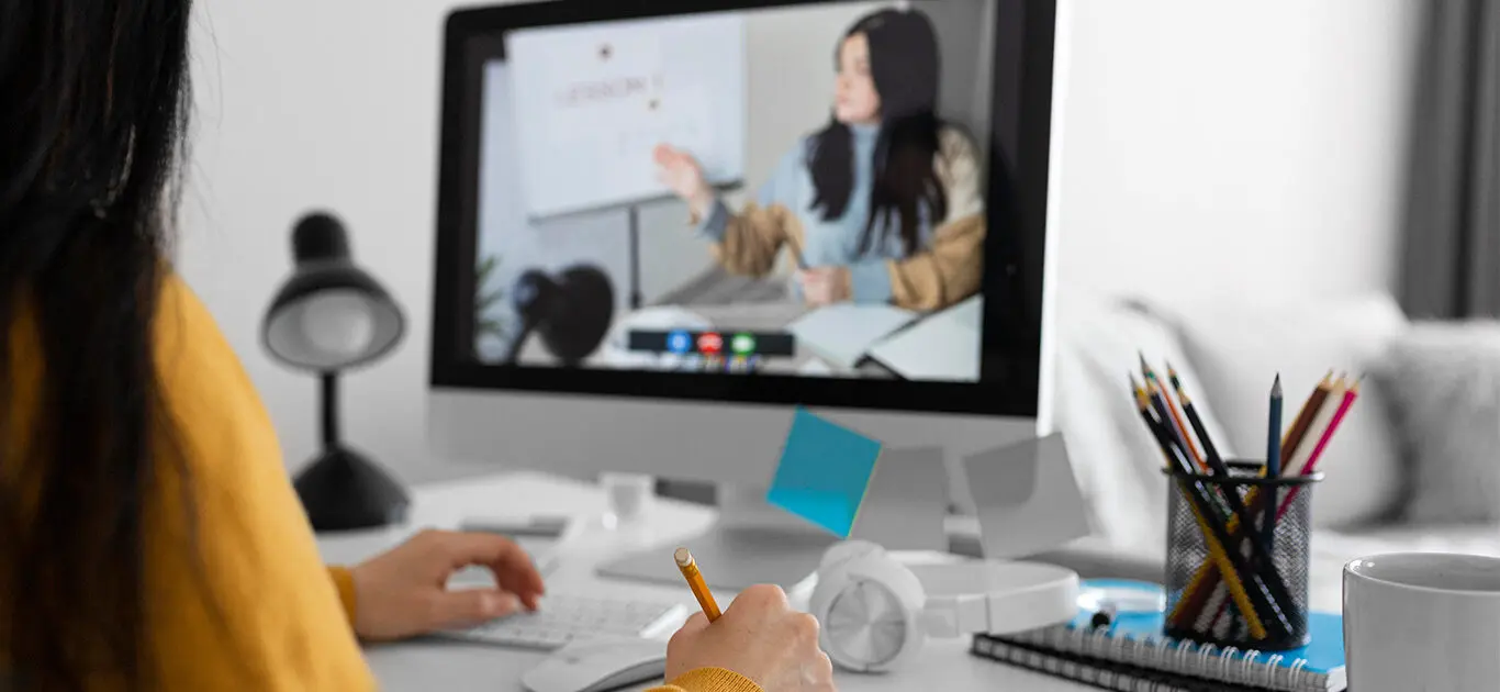 formations en alternance et en e-learning web étudiante suivant formations en alternance et en e-learning