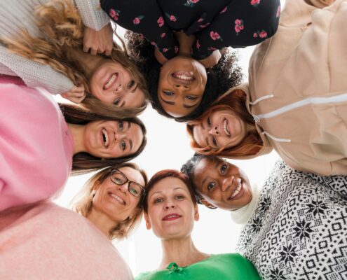 groupement de femme en cercle