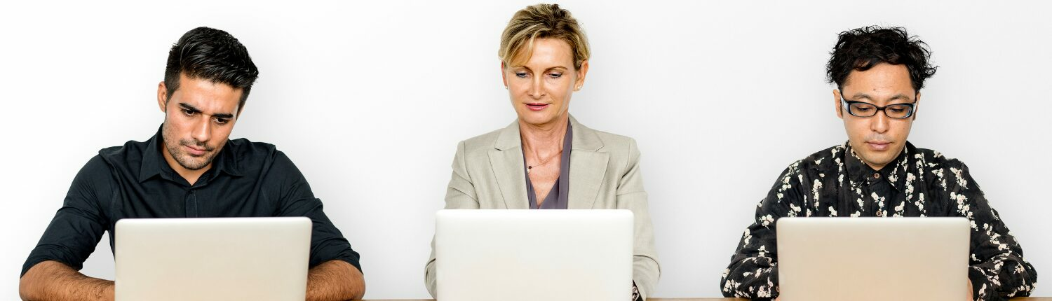 Formation a distance pour salariés bandeau (35) des salariés suivent une formation en distanciel