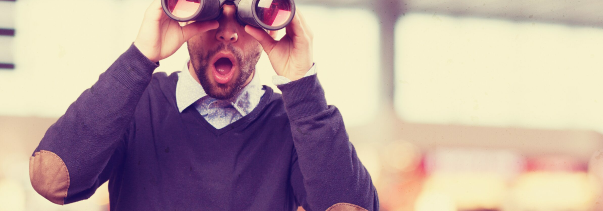 personne qui regarde vers le futurs